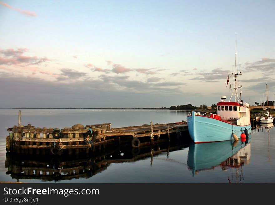 Waterway, Water Transportation, Sky, Sea