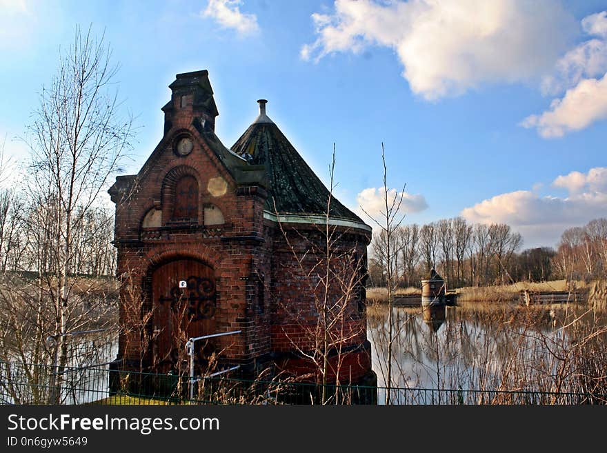 Sky, Tree, House, Building