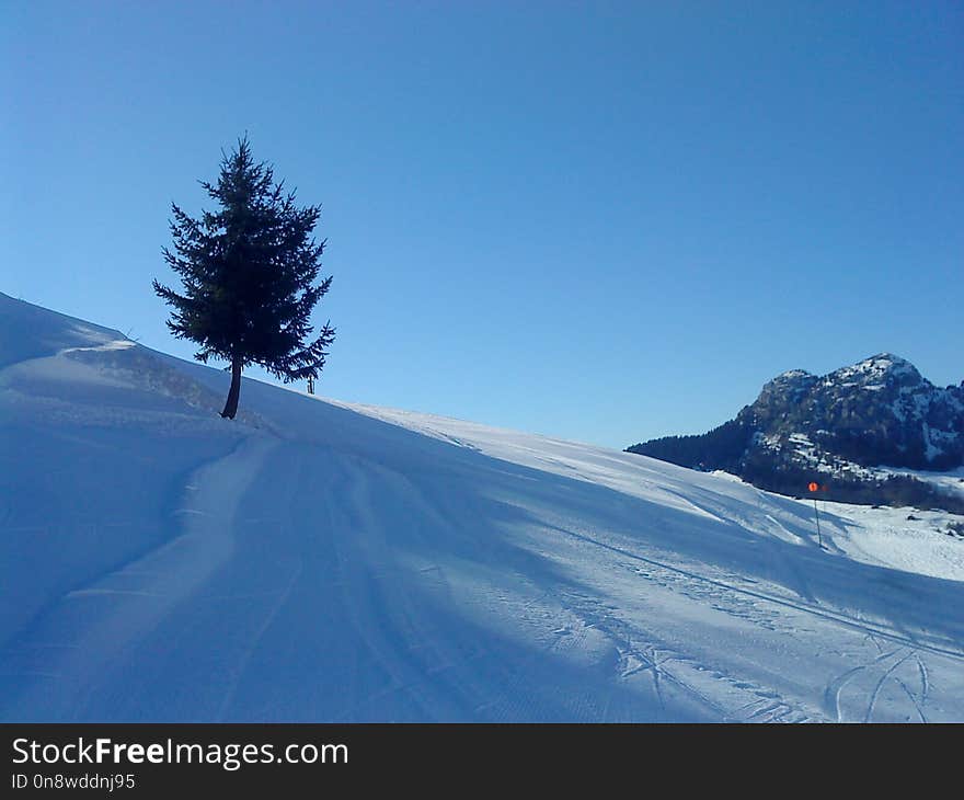 Sky, Mountain Range, Winter, Piste