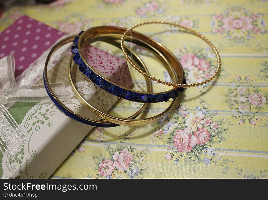 Fashion Accessory, Bangle, Jewellery, Hair Accessory