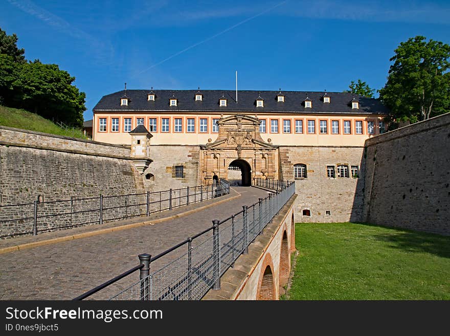 Historic Site, Château, Landmark, Wall