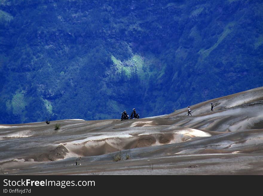 Sky, Mountain Range, Mountainous Landforms, Mountain