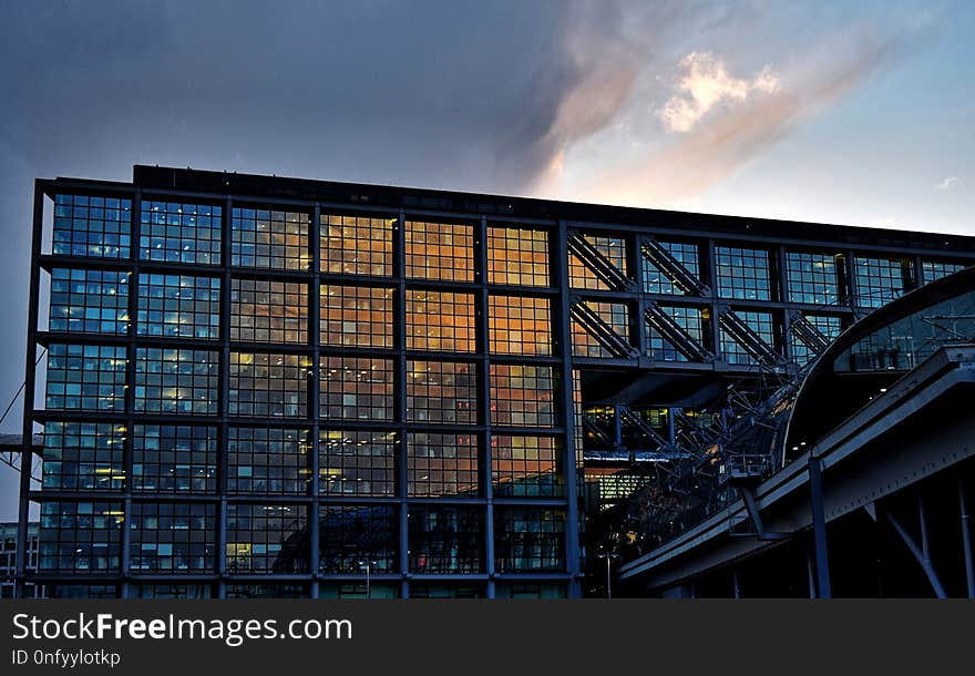 Building, Sky, Reflection, Metropolitan Area