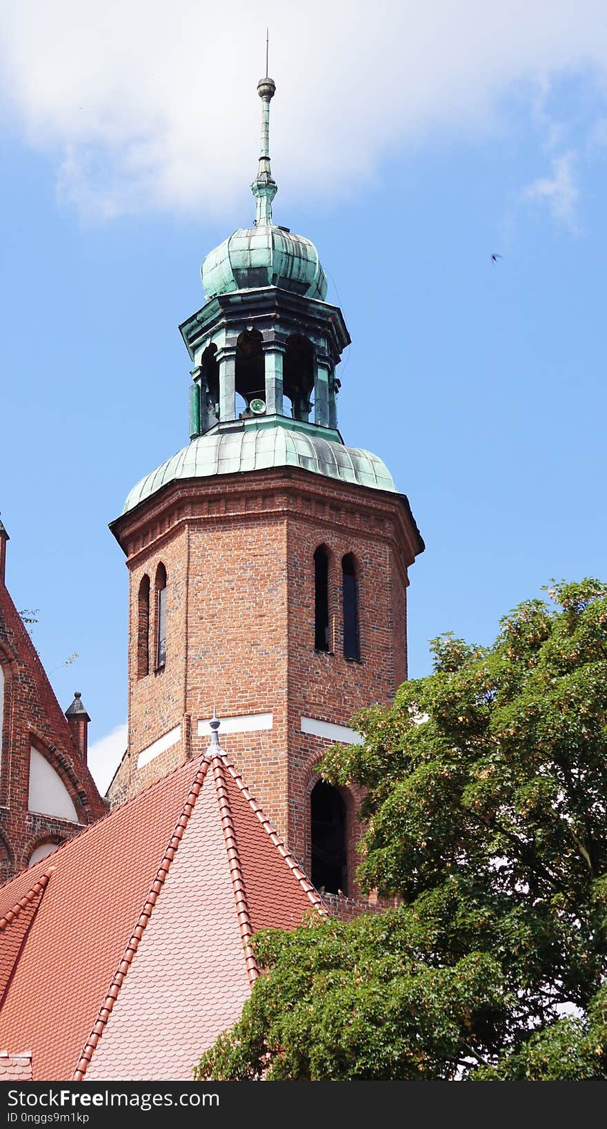 Sky, Landmark, Building, Steeple