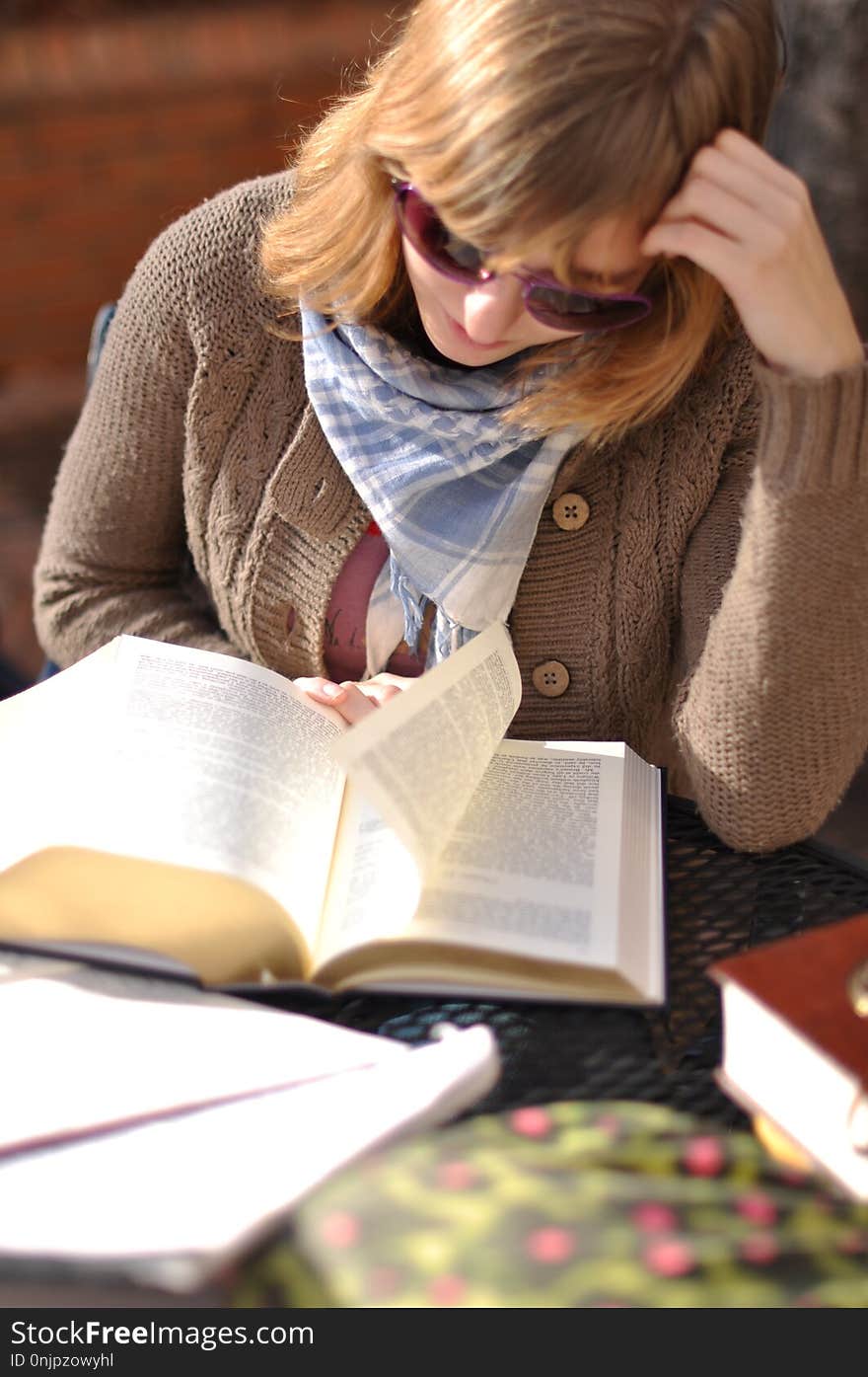 Sitting, Girl, Reading, Human Behavior