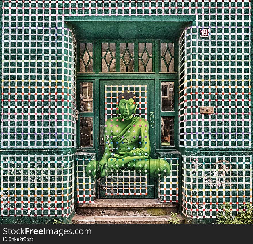 Green, Landmark, Structure, Wall