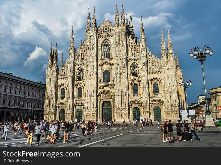 Medieval Architecture, Sky, Classical Architecture, Landmark