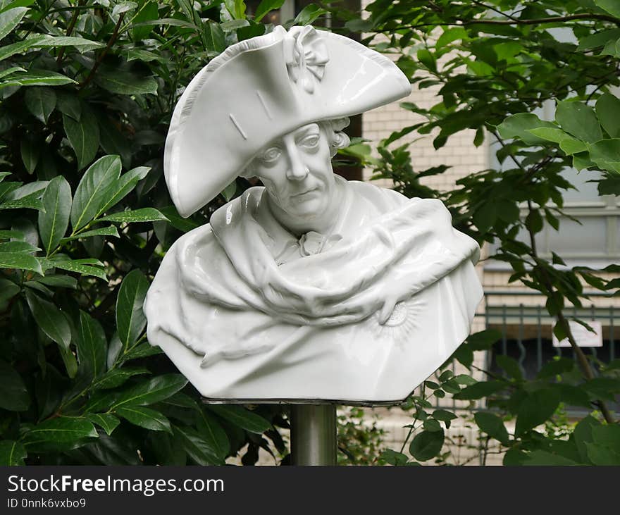 Sculpture, Statue, Head, Headgear