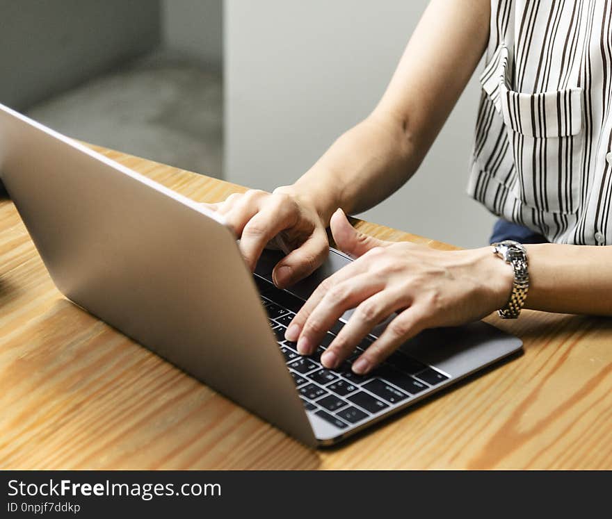 Laptop, Hand, Finger