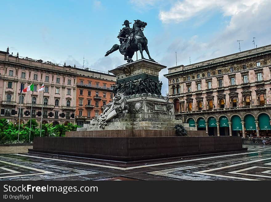 Statue, Landmark, Monument, Plaza