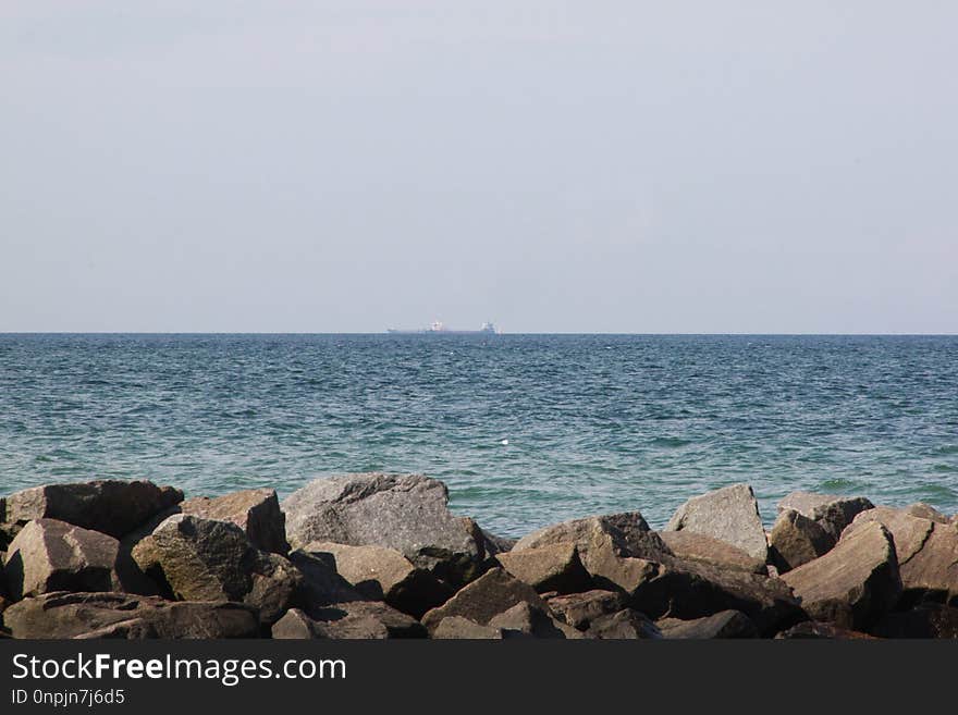 Sea, Horizon, Body Of Water, Coastal And Oceanic Landforms