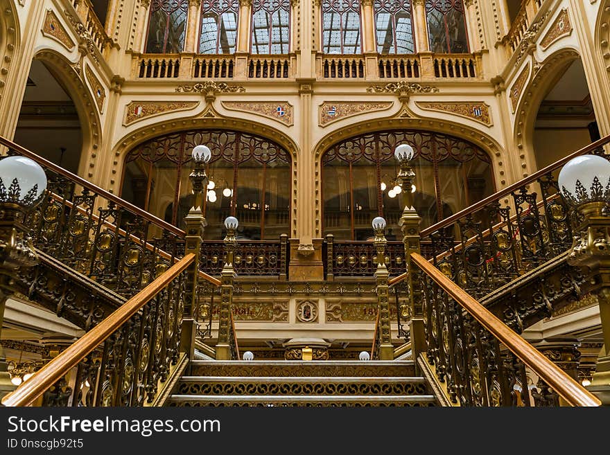 Landmark, Building, Tourist Attraction, Symmetry