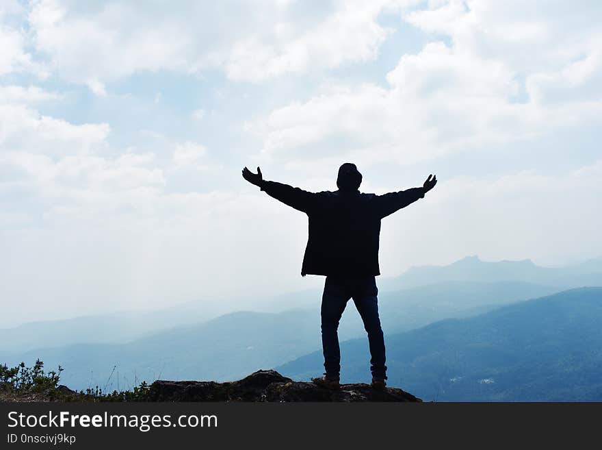 Sky, Mountainous Landforms, Cloud, Mountain