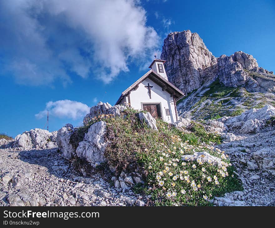 Sky, Mountainous Landforms, Mountain, Mountain Range