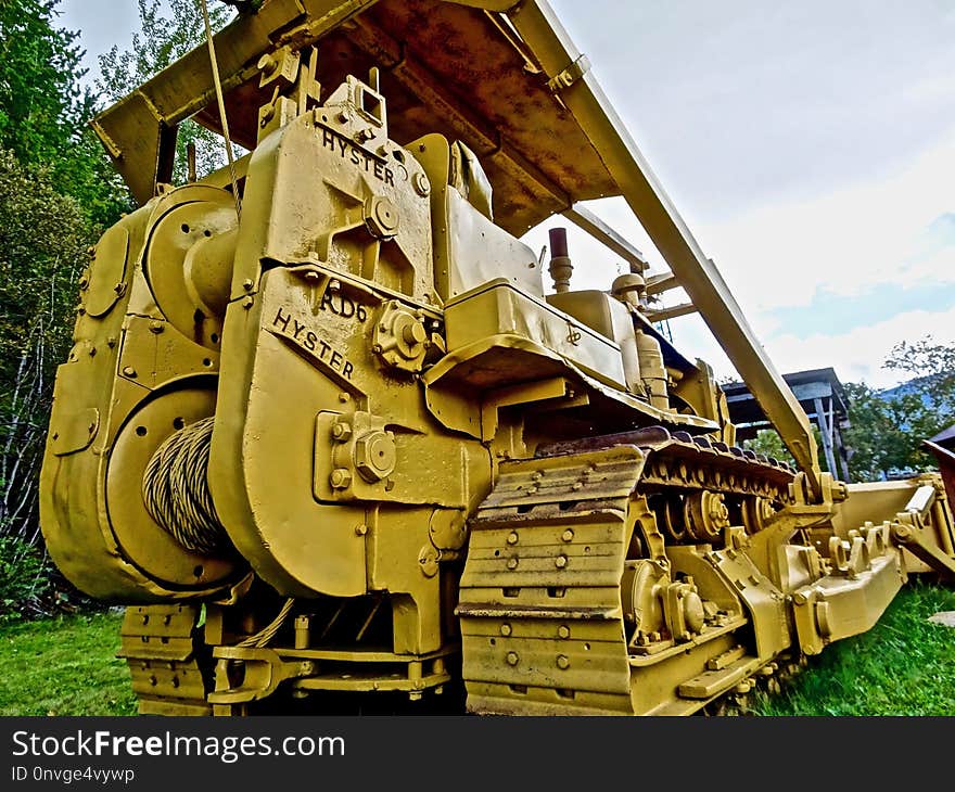 Bulldozer, Vehicle, Construction Equipment, Motor Vehicle