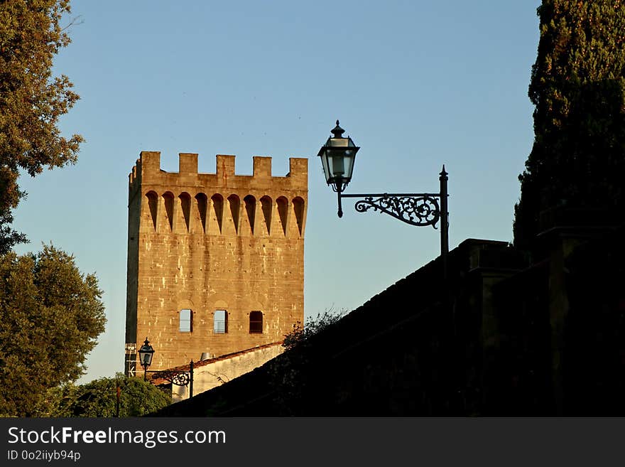 Sky, Landmark, Building, Wall