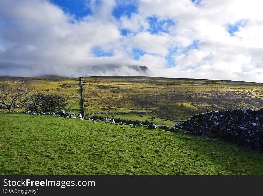 Grassland, Highland, Sky, Cloud