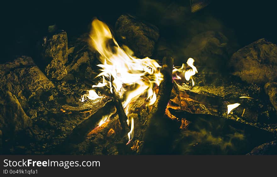 Geological Phenomenon, Flame, Darkness, Screenshot