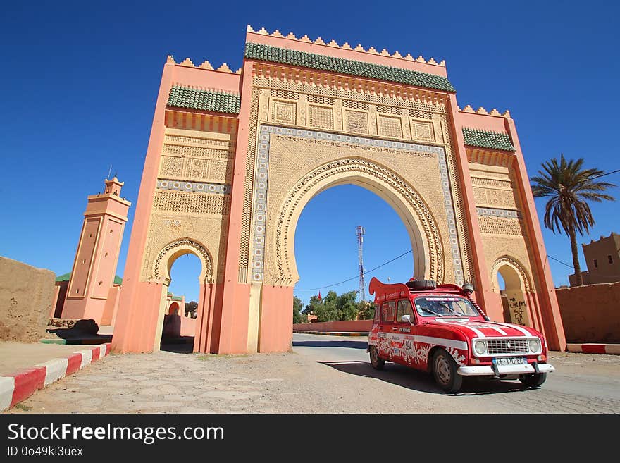 Historic Site, Landmark, Arch, Sky