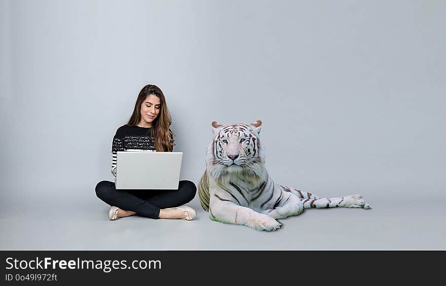 Sitting, Furniture, Girl