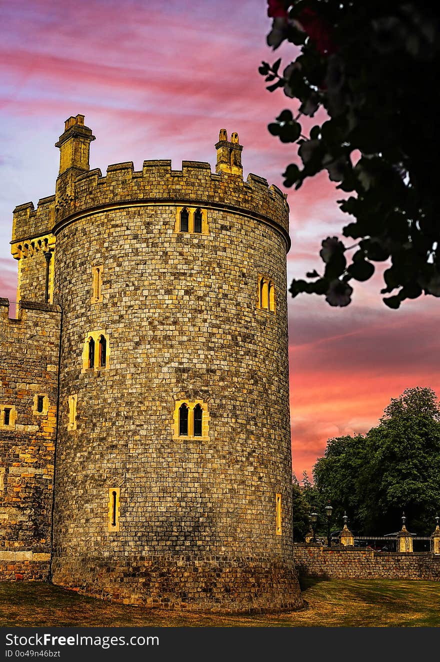 Sky, Landmark, Castle, Wall