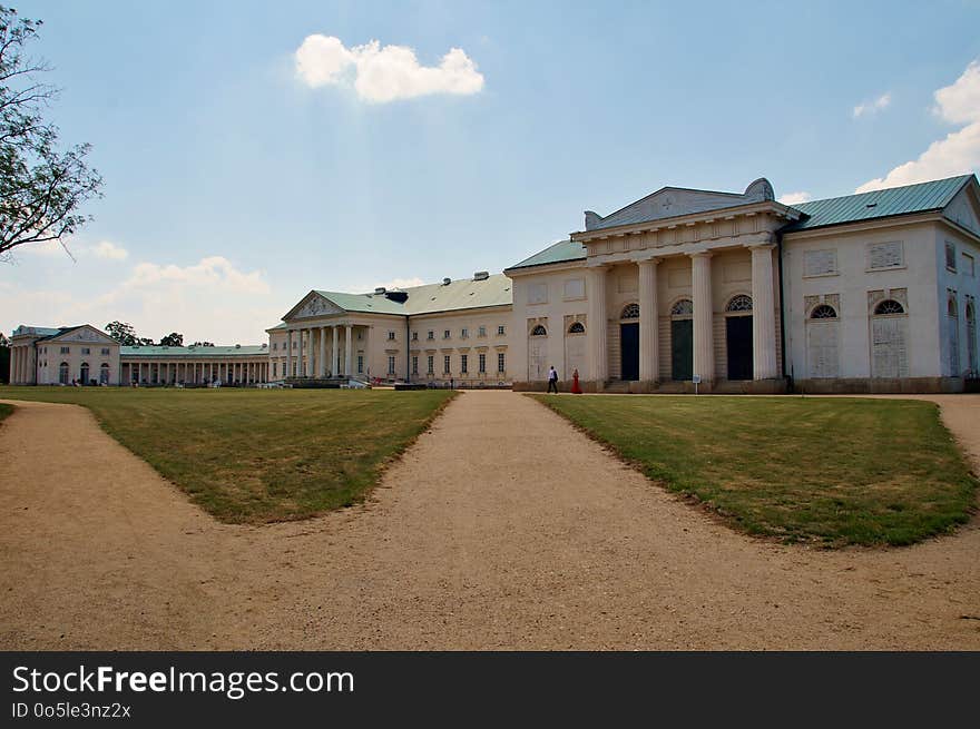 Estate, Sky, Landmark, Château