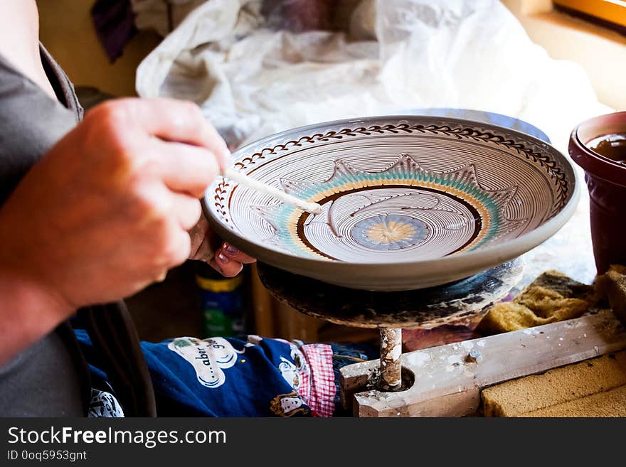 Ceramic pots, objects and tools