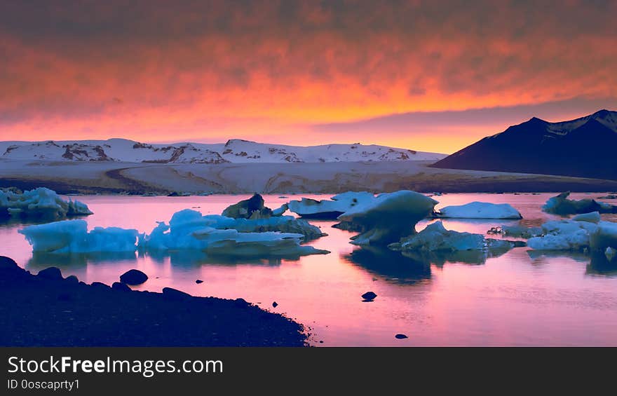 Sunset above Jokulsarlon glacial lagoon.