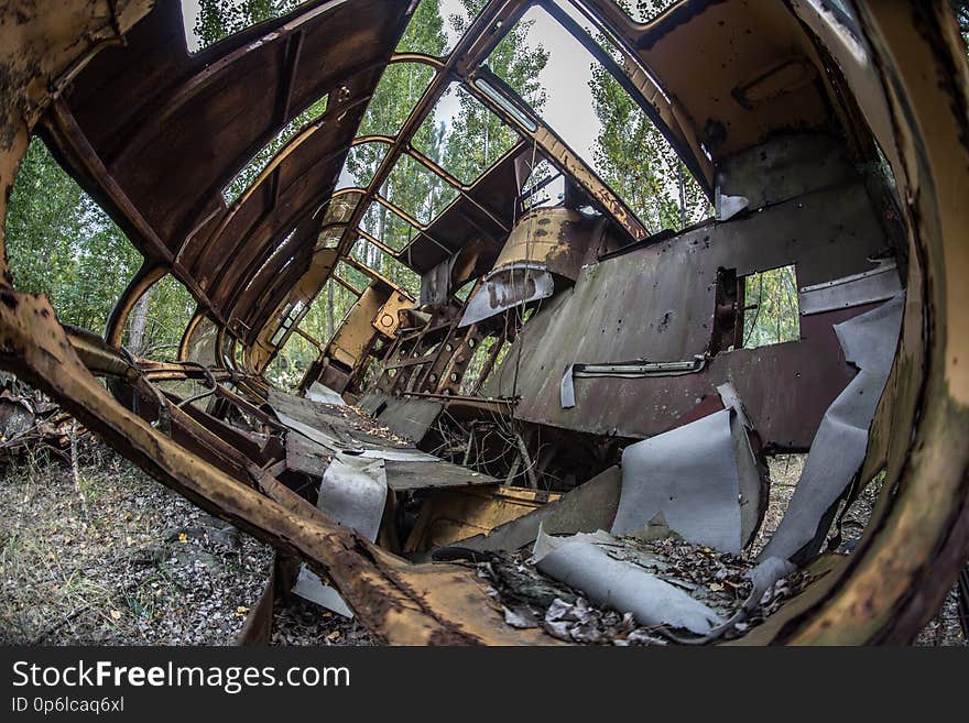 Ich habe mich entschieden, die Fotos, die in Chernobyl entstanden sind, der Allgemeinheit ohne jegliche Lizenzansprüche frei zur Verfügung zu stellen. Grund für diese Entscheidung ist, dass die Fotos die Gefahren der Atomenergie bildlich und eindrücklich darstellen, gerade wenn man bedenkt, dass seit dem Supergau schon 30 Jahre vergangen sind. Ich hoffe die Fotos geben dem einen oder anderen einen Denkanstoss seinen persönlichen Energiehaushalt zu reflektieren und zu überdenken. Die Strahlung die in Tschernobyl freigesetzt wurde ist Heutzutage, nachweislich auf der ganzen Welt verteilt. Die Problematik der weltweit eingesetzten Atomenergie betrifft uns somit alle. Machts gut Wendelin Jacober. Ich habe mich entschieden, die Fotos, die in Chernobyl entstanden sind, der Allgemeinheit ohne jegliche Lizenzansprüche frei zur Verfügung zu stellen. Grund für diese Entscheidung ist, dass die Fotos die Gefahren der Atomenergie bildlich und eindrücklich darstellen, gerade wenn man bedenkt, dass seit dem Supergau schon 30 Jahre vergangen sind. Ich hoffe die Fotos geben dem einen oder anderen einen Denkanstoss seinen persönlichen Energiehaushalt zu reflektieren und zu überdenken. Die Strahlung die in Tschernobyl freigesetzt wurde ist Heutzutage, nachweislich auf der ganzen Welt verteilt. Die Problematik der weltweit eingesetzten Atomenergie betrifft uns somit alle. Machts gut Wendelin Jacober