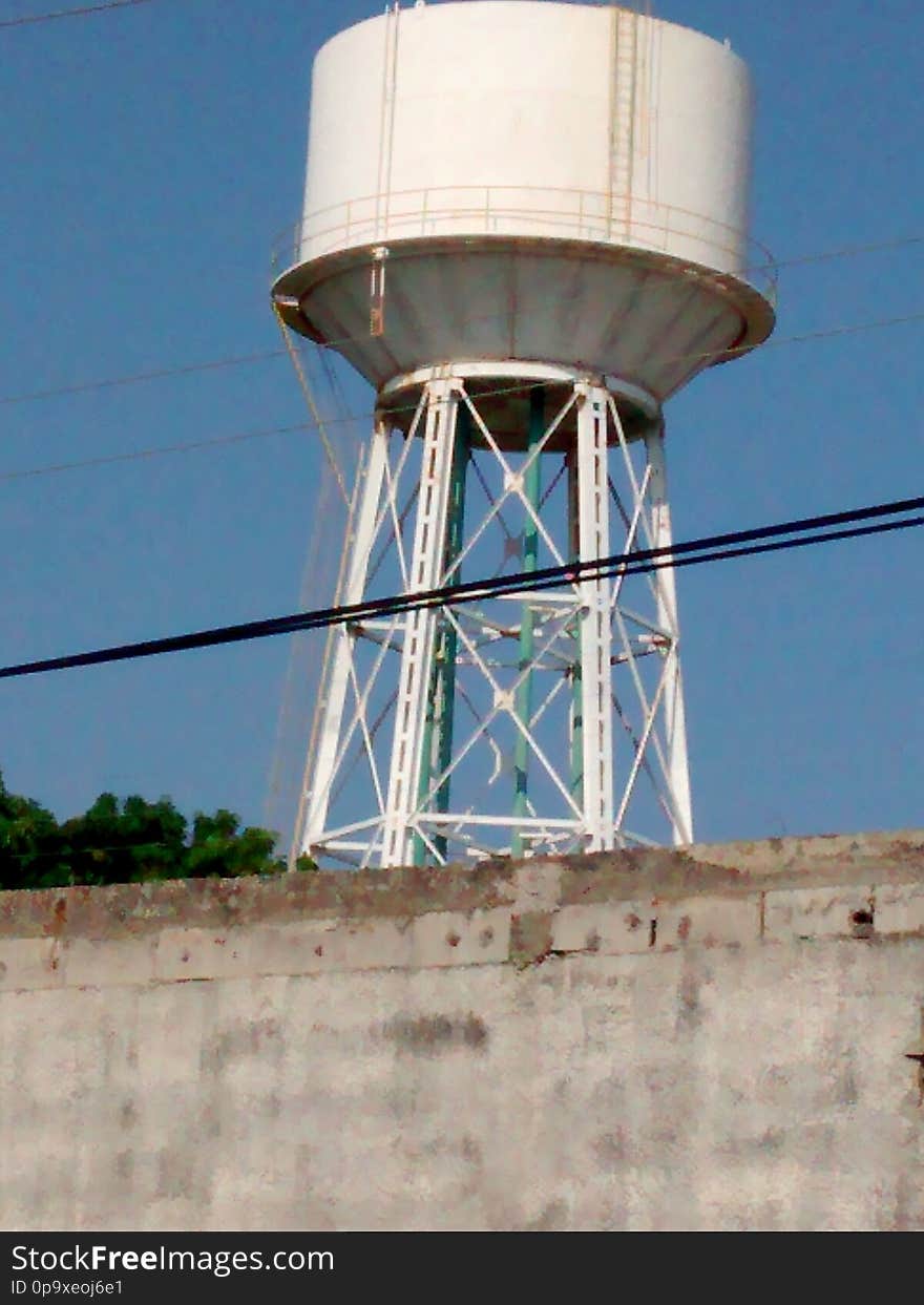 METALLIC WATER TANK FOR INDUSTRIAL USE ELEVATED AT GREAT HEIGHT