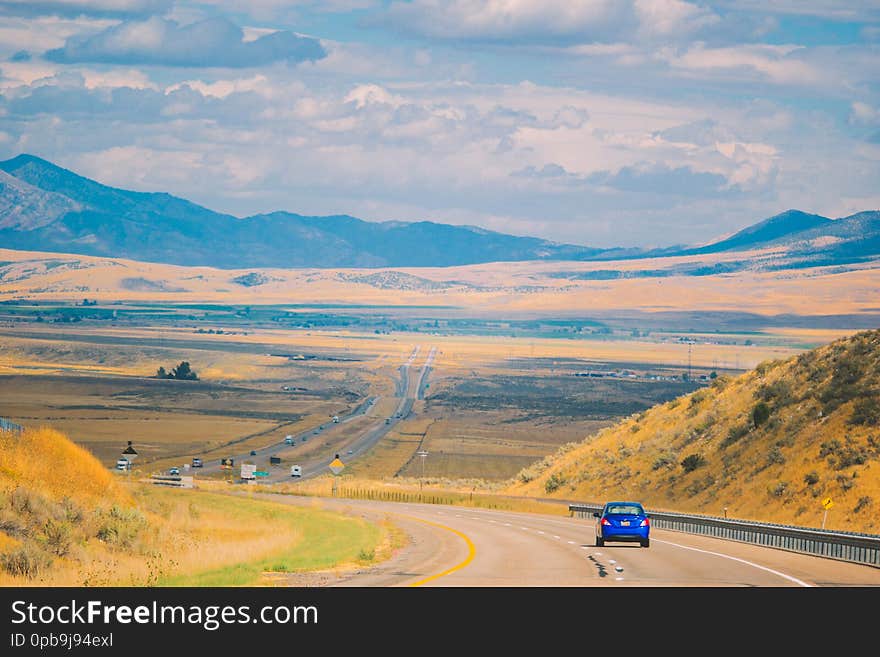 A Sunny Day, American Highway Scenery，autumn