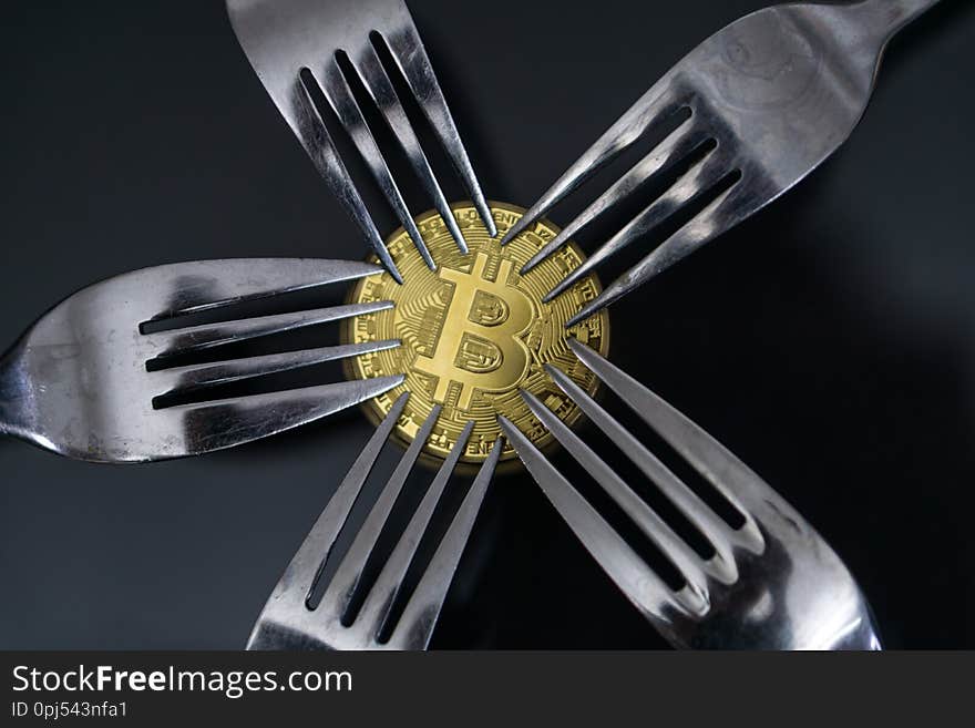 Bitcoin Getting New Hard Fork Change, Physical Golden Crytocurrency Coin Under Forks