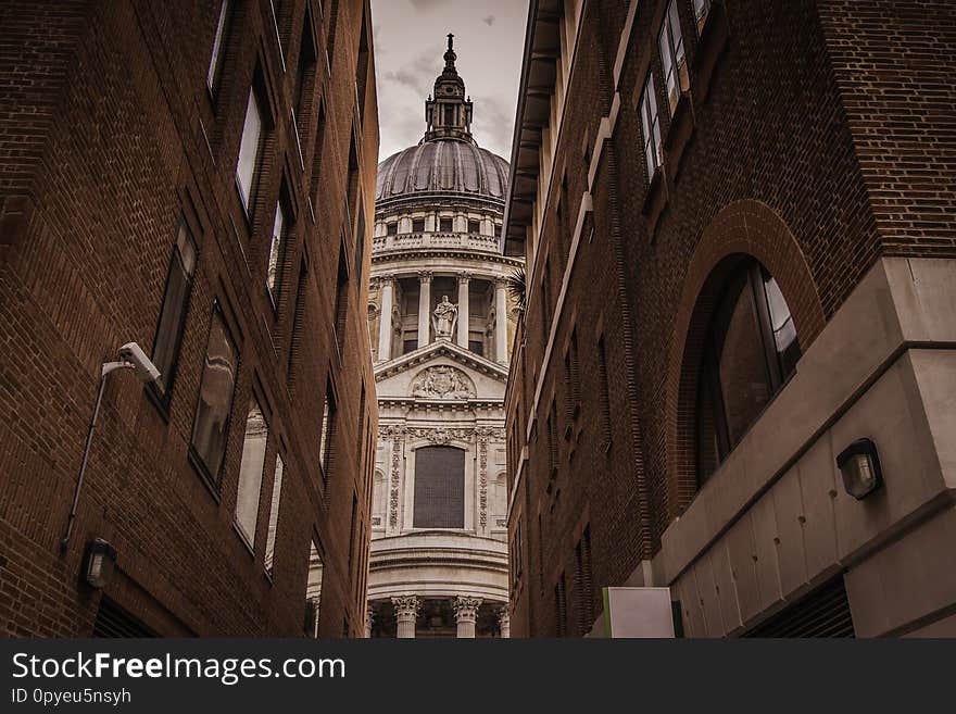 A view of St. Paul Cathedral in London