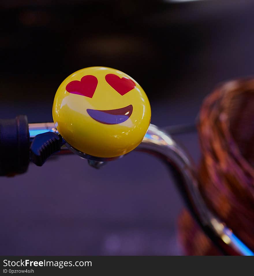 Emoji ring smile on the bicycle