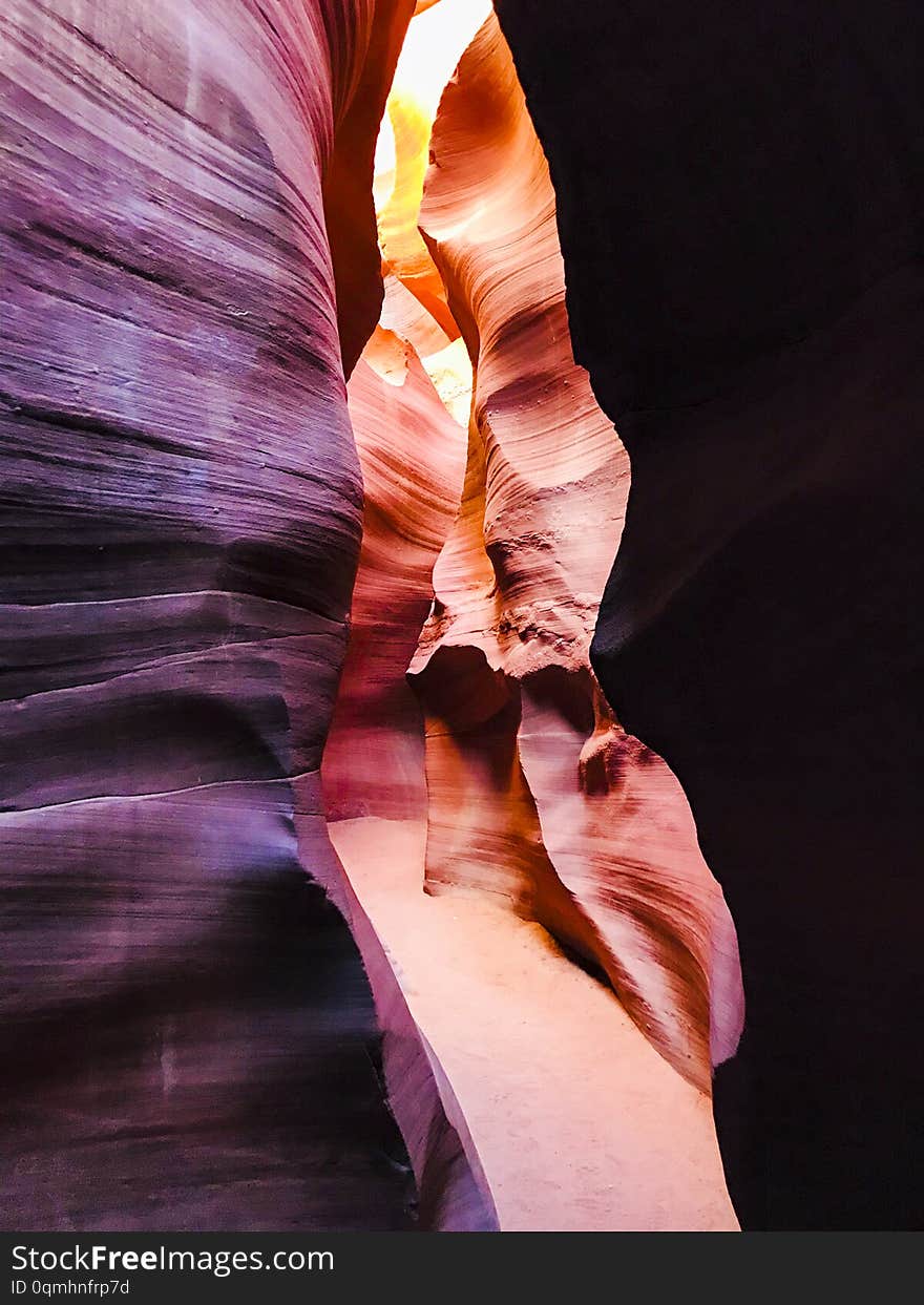 Interior shot of Lower Antelope Canyon