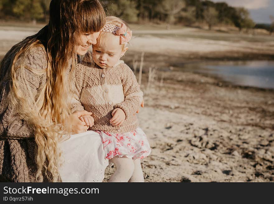 Mother and daughter outroor - Image