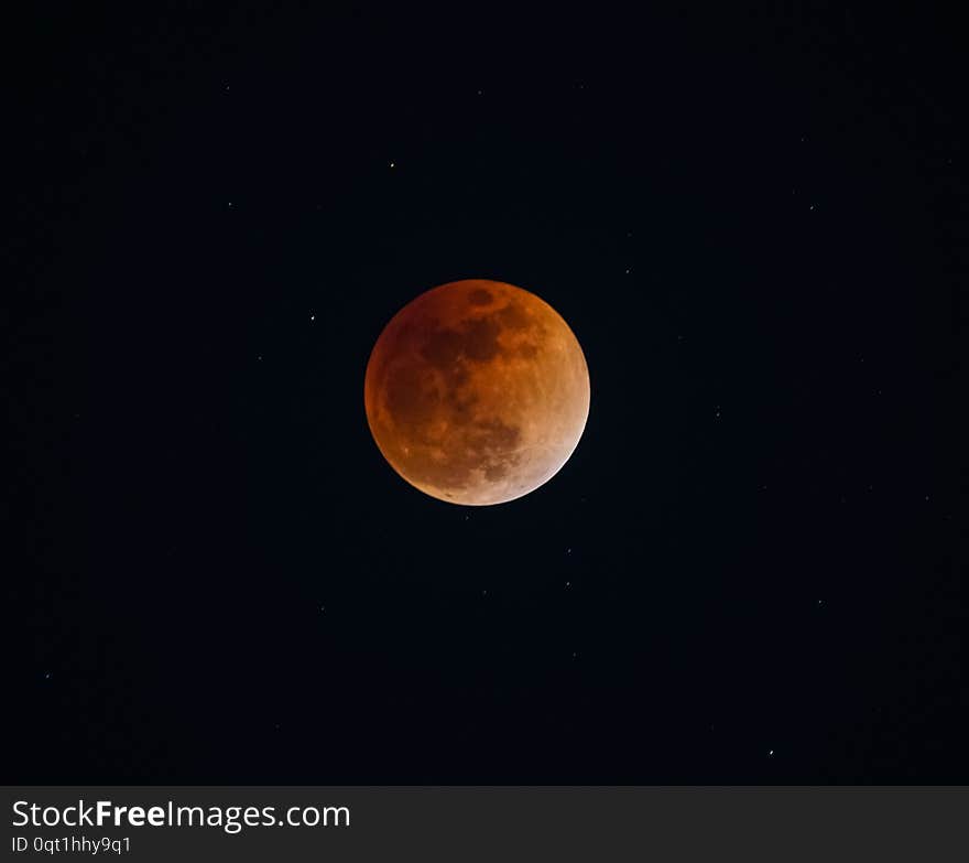 Total lunar eclipse of the image. Shooting location :  Yokohama-city kanagawa prefecture