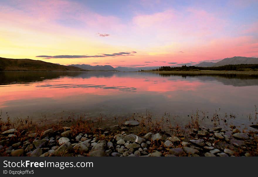 Lake Tekapo is a small town located at the southern end of the lake of the same name in the inland South Island of New Zealand. Lake Tekapo is a small town located at the southern end of the lake of the same name in the inland South Island of New Zealand