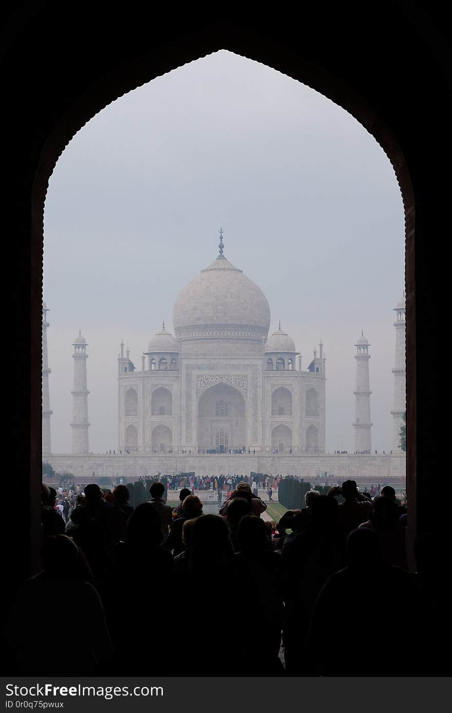 Free CC0 Stock Photo of View From the Entrance of Taj Mahal on a Foggy Morning - Check out more free photos on mystock.themeisle.com