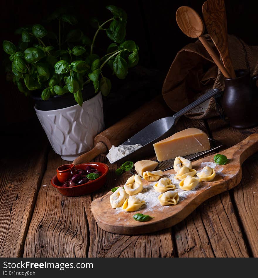 A Delicious tortellini di formaggio with cheese and pepper filling