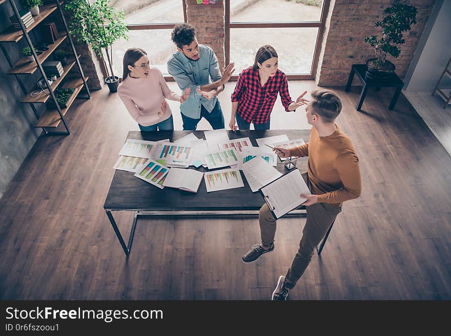 Top above high angle view photo of millennial attractive have speak talk say scream shout gestures avoid stop wear plaid