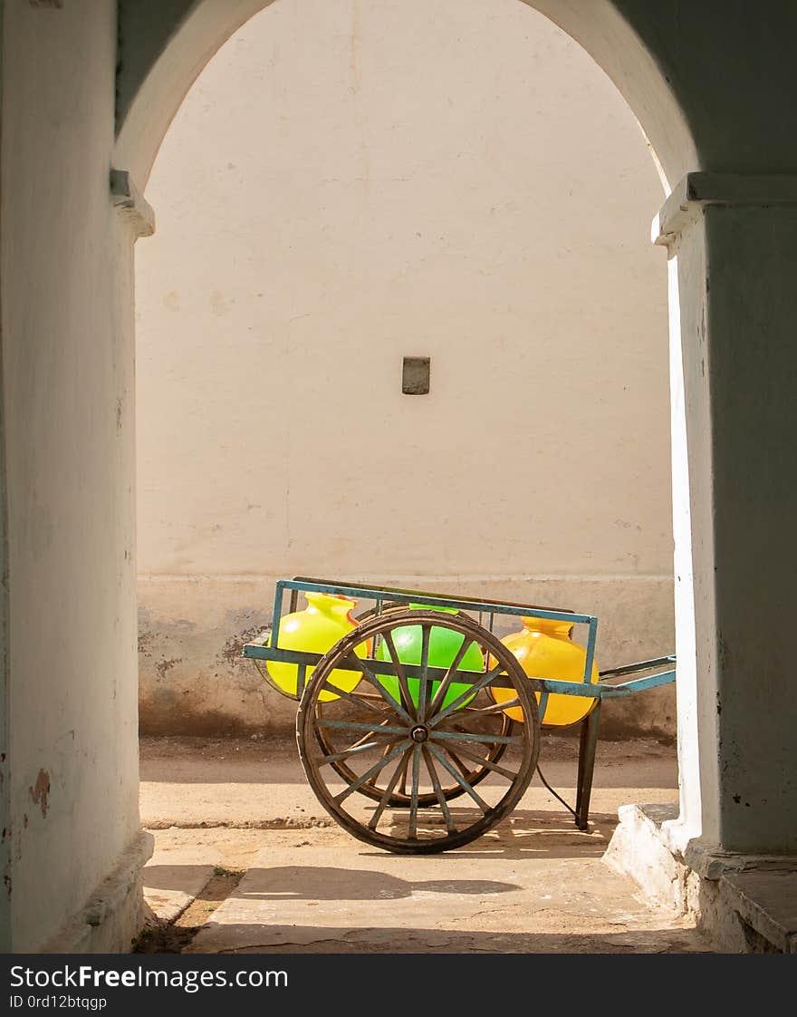 Water crisis in India, People using Water cart to get the water from far places