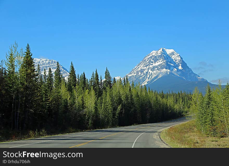 Geraldine Peak And Icefield Parkway