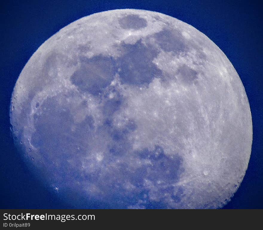 Part Full Moon Right After High Noon. Part Full Moon Right After High Noon