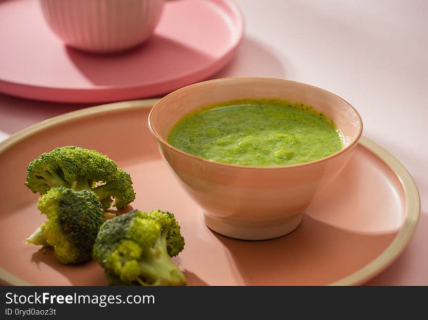 Homemade vegetable baby food. Broccoli puree for baby.