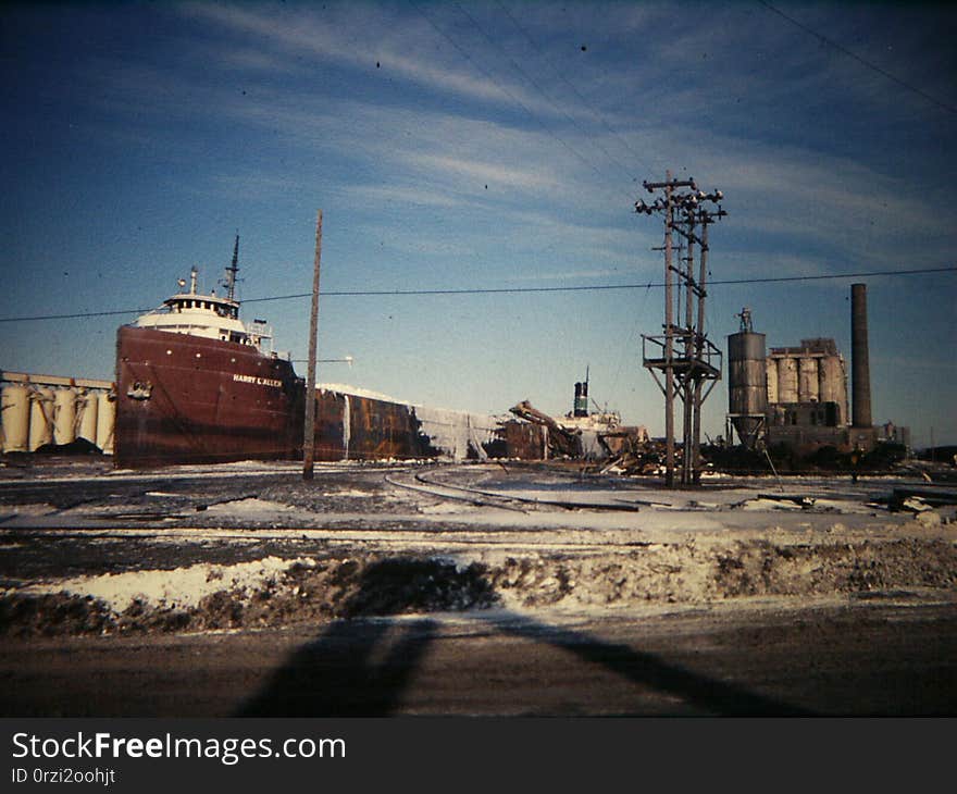 January 20-21, 1978, Duluth, Minnesota, digital copy of slide. Complete indexed photo collection at WorldHistoryPics.com. January 20-21, 1978, Duluth, Minnesota, digital copy of slide. Complete indexed photo collection at WorldHistoryPics.com.