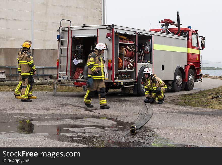 Preemraff firefighters training in Grötö industrial area 3