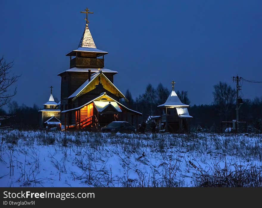 In Pavlovo-on-Neva, the only single-faith community in the Leningrad Region was created. This temple is St. Sergius of Radonezh, Chapel of the Tikhvin Icon of Our Lady, the church of Simeon of Okhtinsky. The temple itself and all the auxiliary facilities of the community are built of wood