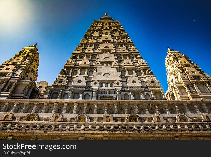 Bodh Gaya replica in Chong Kham temple