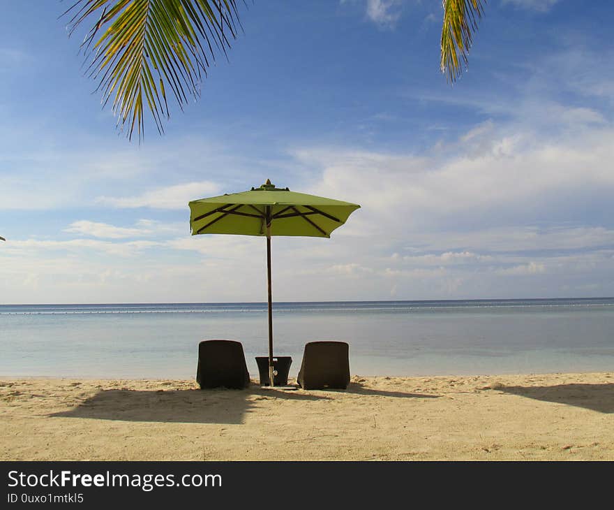 Relaxing beach life on Panglao Island, Bohol, Philippines